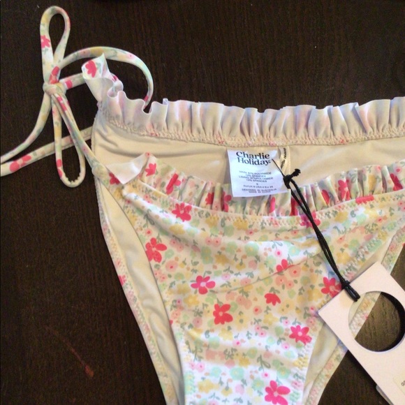 🌴🐚🌴Charlie Holiday bikini - Picture 2 of 4